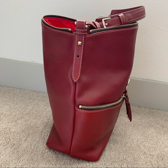 Dooney & Bourke Dillen Medium Pocket Sac - Picture 13 of 17